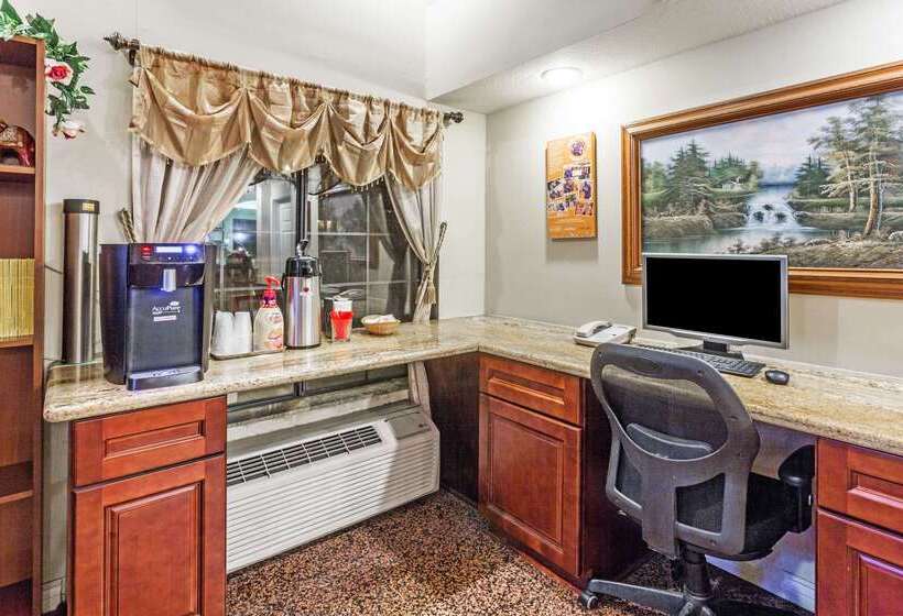 فندق Howard Johnson By Wyndham Pasadena