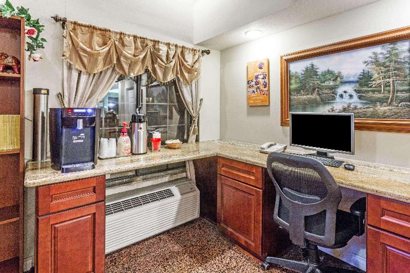 فندق Howard Johnson By Wyndham Pasadena