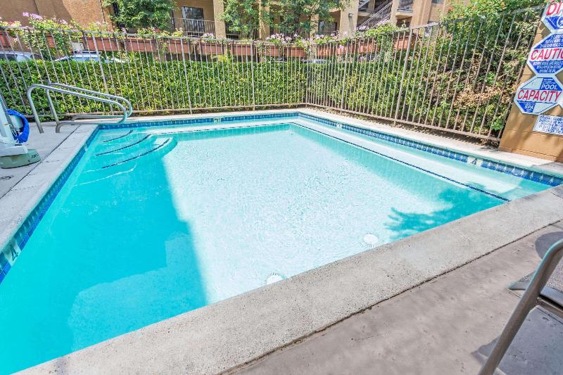 فندق Howard Johnson By Wyndham Pasadena