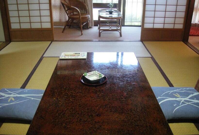 בית מלון כפרי Kurhaus Ishibashi Ryokan