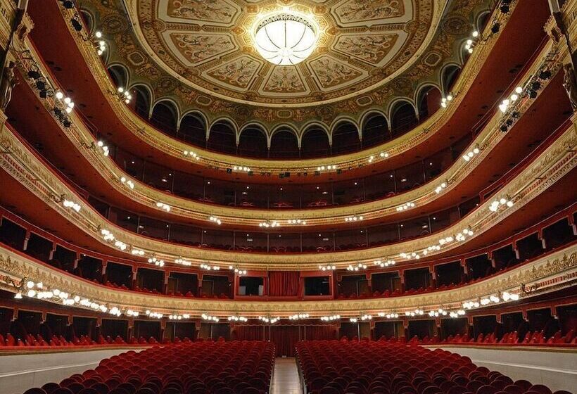 فندق Nexus Valladolid Suites &