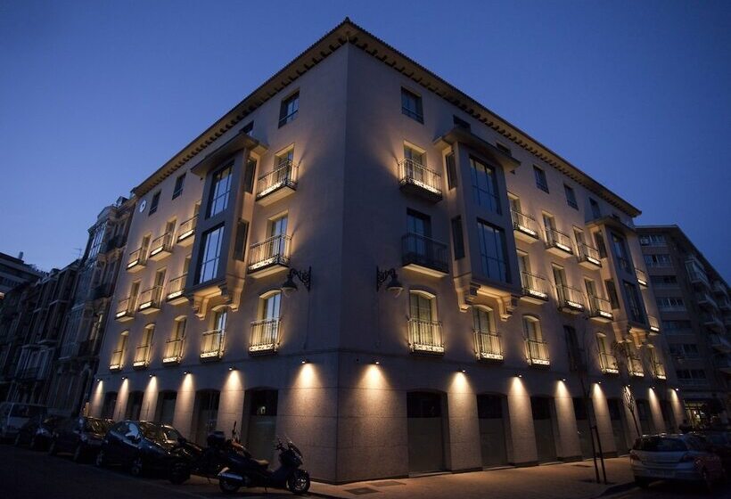 فندق Nexus Valladolid Suites &