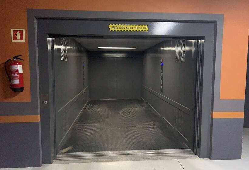 فندق Nexus Valladolid Suites &