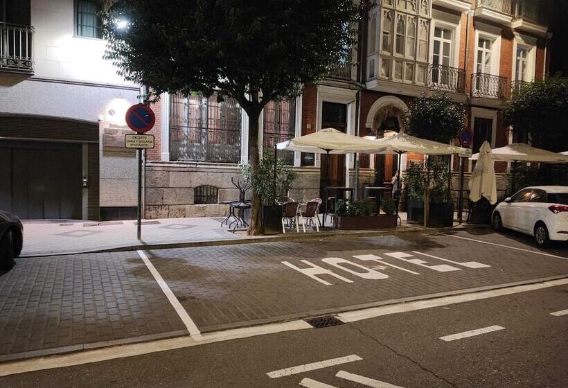 فندق Nexus Valladolid Suites &