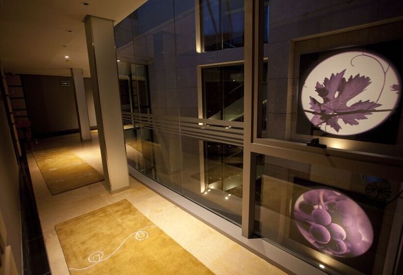 فندق Nexus Valladolid Suites &