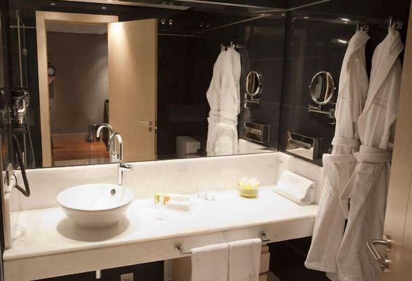 فندق Nexus Valladolid Suites &
