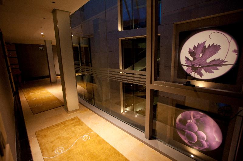 فندق Nexus Valladolid Suites &