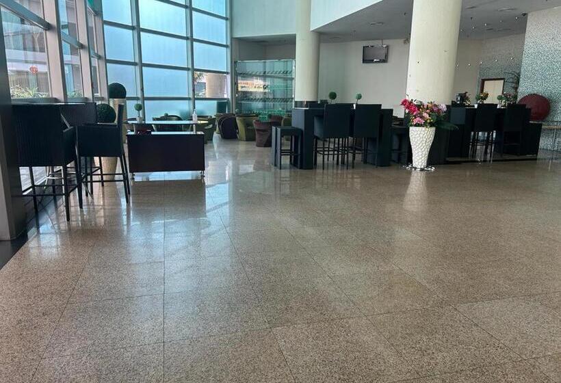 Отель Oriental Crystal