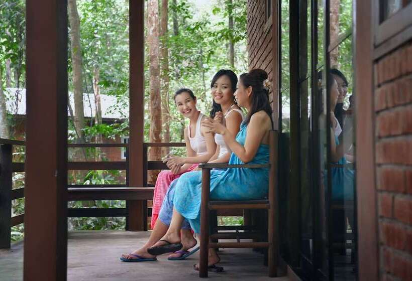 هتل Permai Rainforest Resort