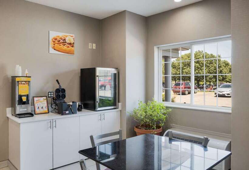 Sonesta Essential Hotels Blue Springs