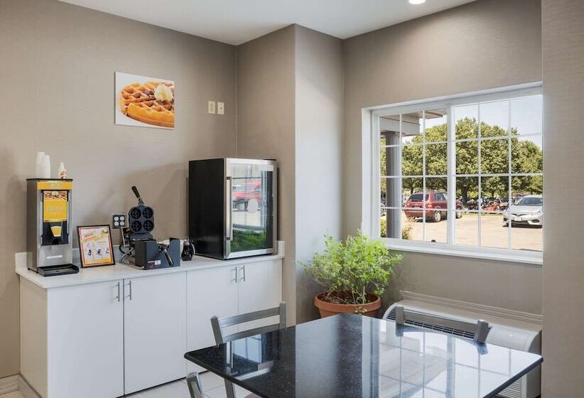 Sonesta Essential Hotels Blue Springs