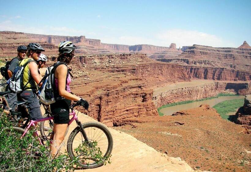 فندق River Terrace Inn