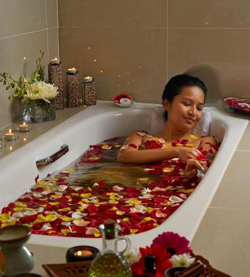 فندق Royale Chulan Damansara