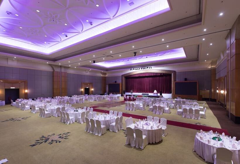 Отель Royale Chulan Seremban