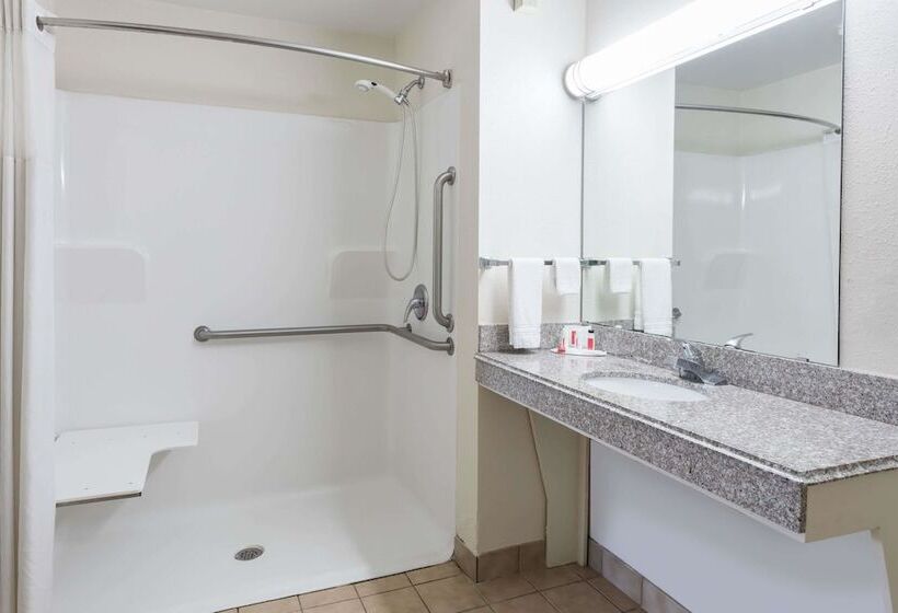 هتل Super 8 By Wyndham Baton Rouge/i10