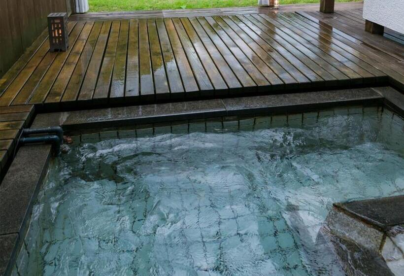 בית מלון כפרי Takanosukan