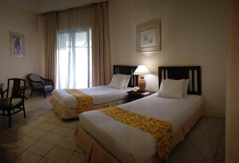 فندق The Orient Star Resort Lumut