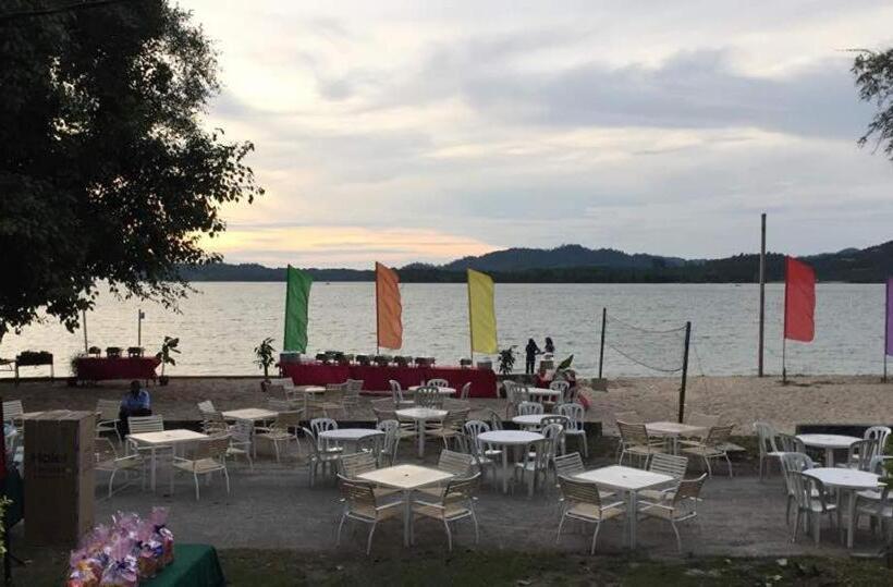 هتل The Orient Star Resort Lumut