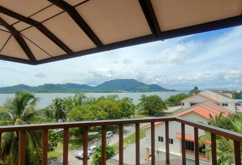 فندق The Orient Star Resort Lumut