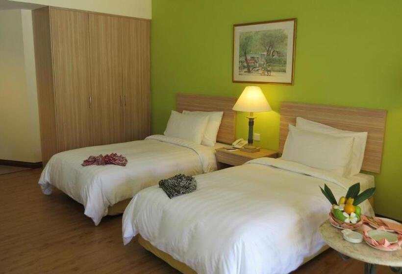 酒店 The Qamar Paka