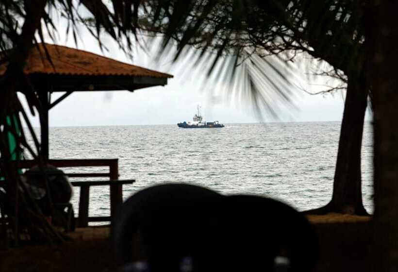 酒店 The Qamar Paka