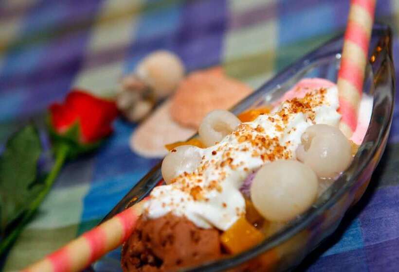 酒店 The Qamar Paka