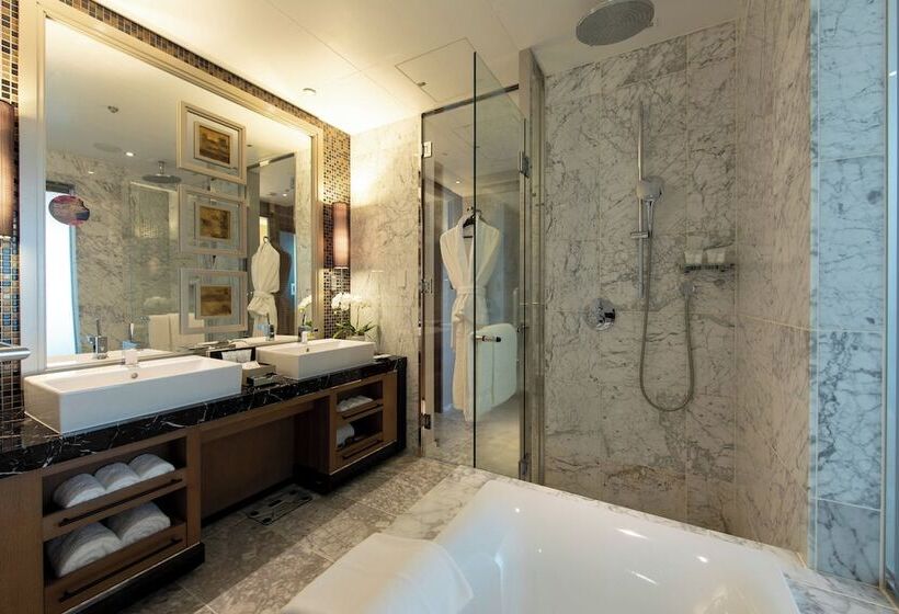 هتل The Westin Sendai