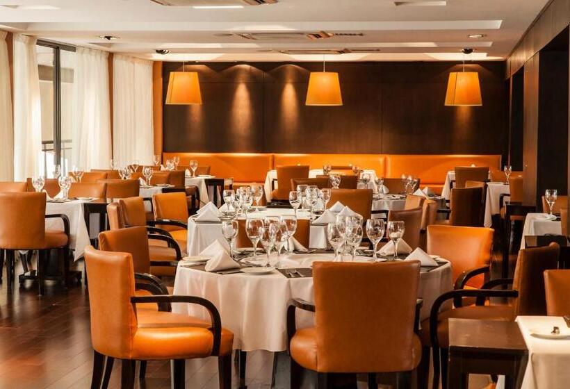 Howard Johnson Hotel & Casino