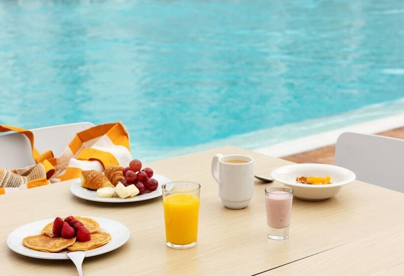 リゾートホテル Sunwing Fanabe Beach