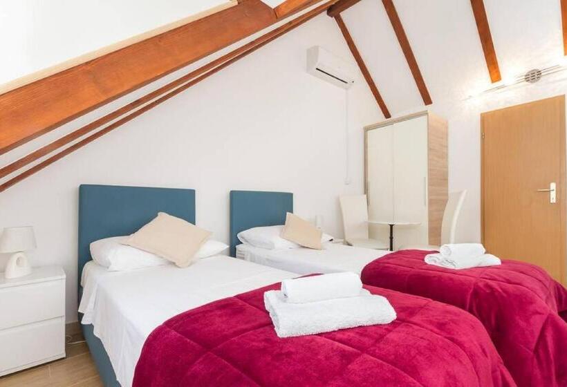 호스텔 Peruzovic Rooms 1