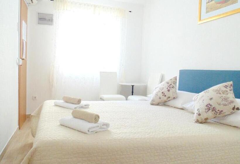 호스텔 Peruzovic Rooms 1