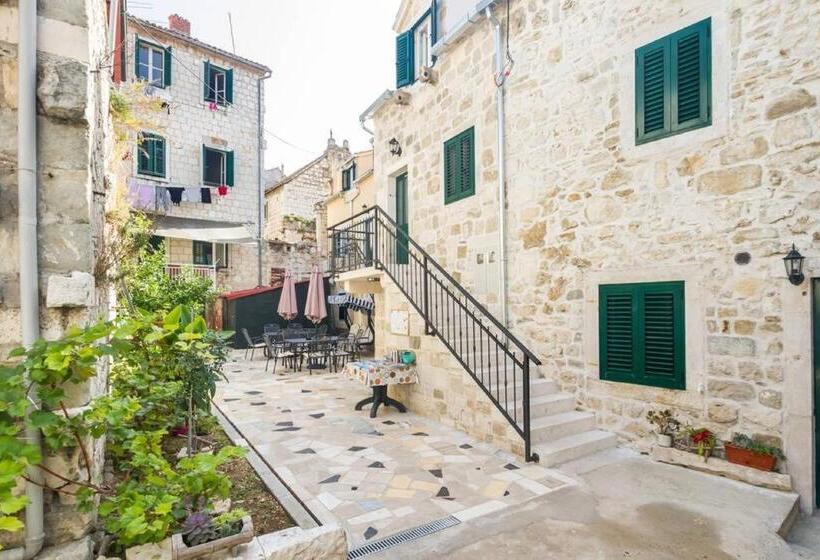 호스텔 Peruzovic Rooms 1