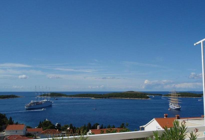 Apartments And Rooms Rogosic