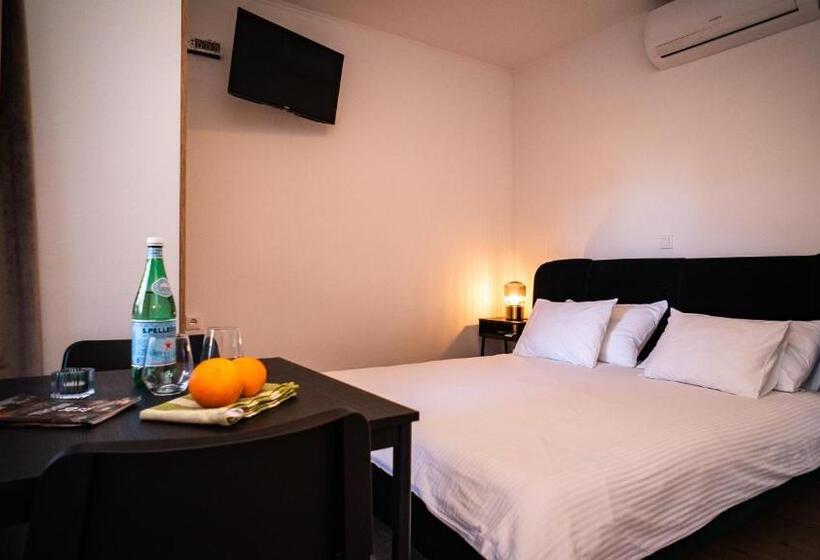 Apartments & Rooms Buble