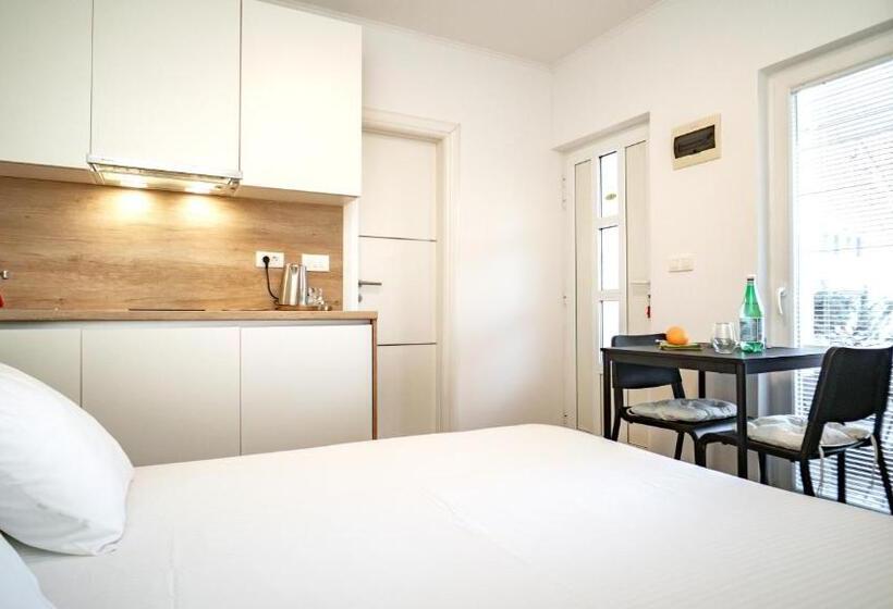 Apartments & Rooms Buble