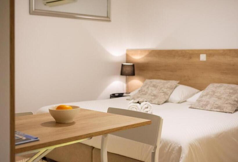 Apartments & Rooms Buble