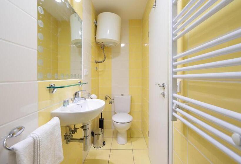 Apartments & Rooms Buble