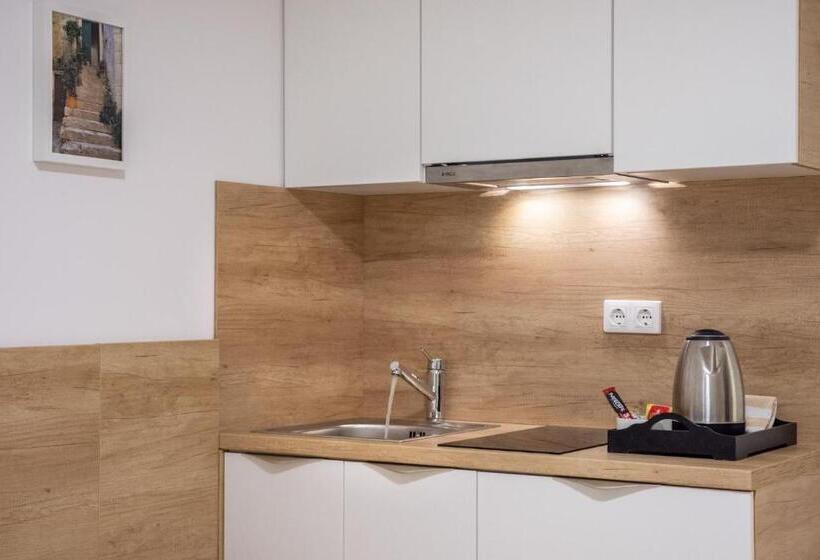 Apartments & Rooms Buble