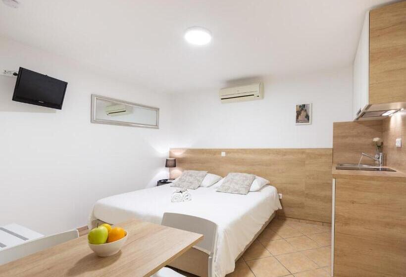 Apartments & Rooms Buble