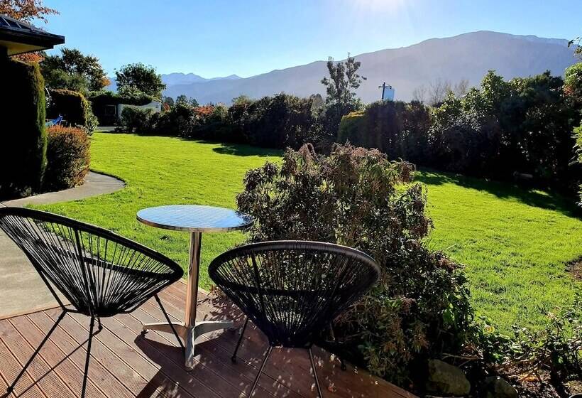 مبيت وإفطار Te Mahuru Retreat