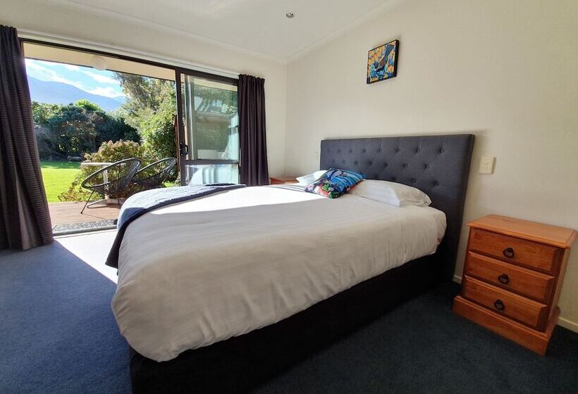 مبيت وإفطار Te Mahuru Retreat