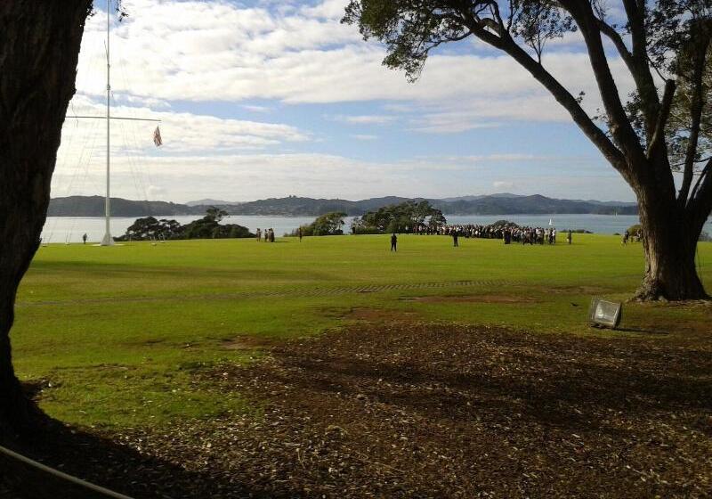 تختخواب و صبحانه Allegra House