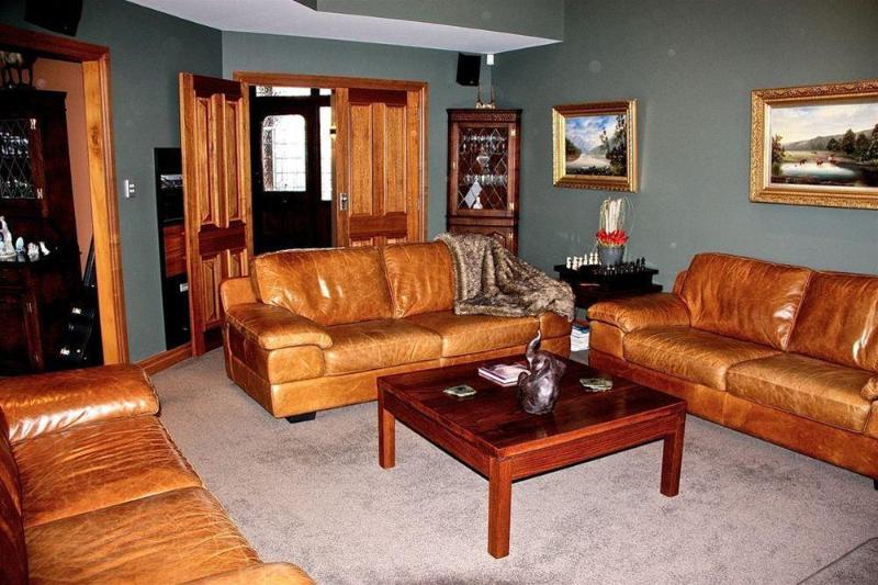 تختخواب و صبحانه Dock Bay Lodge