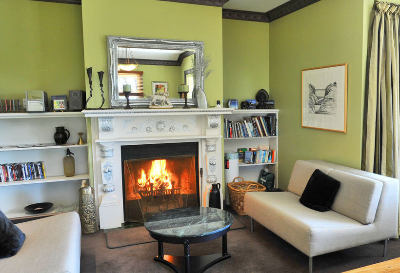 تختخواب و صبحانه Mccormick House