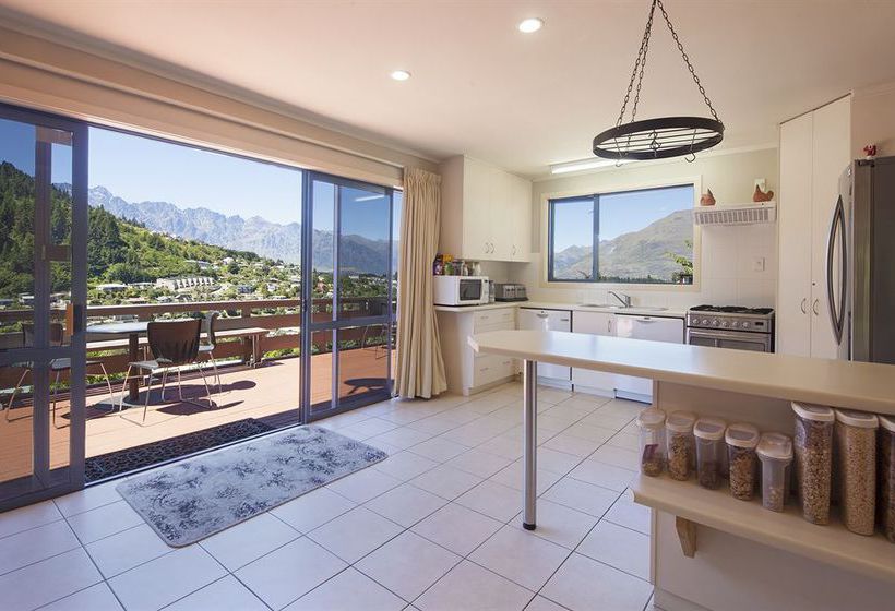 تختخواب و صبحانه Coronet View Apartments