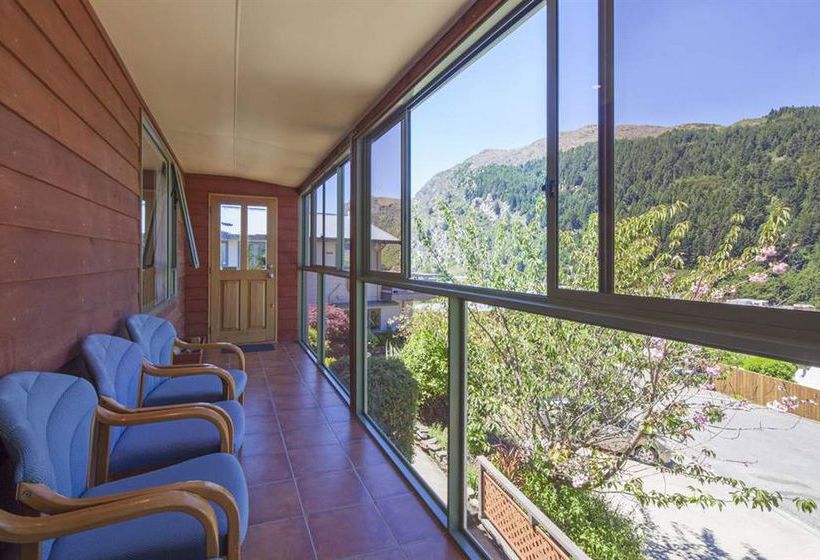 تختخواب و صبحانه Coronet View Apartments