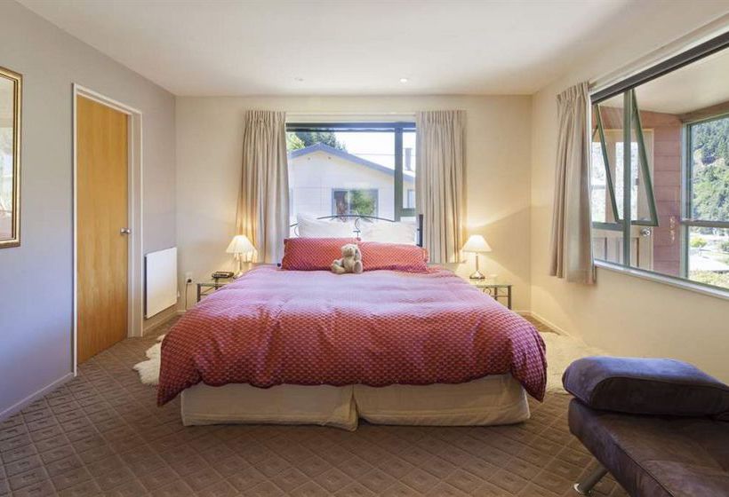 تختخواب و صبحانه Coronet View Apartments