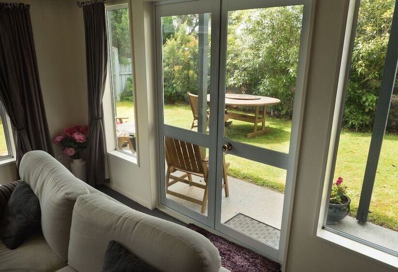 Fitzherbert Court Motel