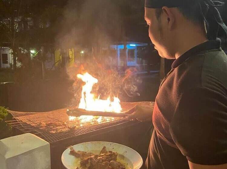 酒店 Arwana Perhentian Eco & Beach Resort