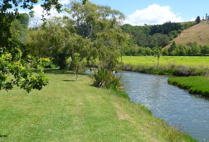 ホテル At Parkland Place B&b